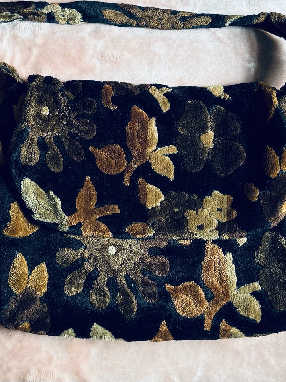 Vintage Velvet Floral Shoulder Bag in Black and Gold-Tone